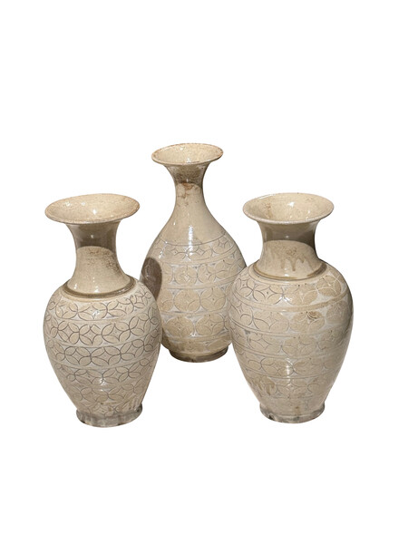 CONTEMPORARY CHINA CREAM GLAZE GEOMETRIC DESIGN VASE COLLECTION