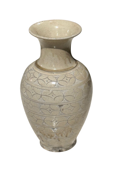 Contemporary China Cream Glazed Geometric Classic Shape Vase