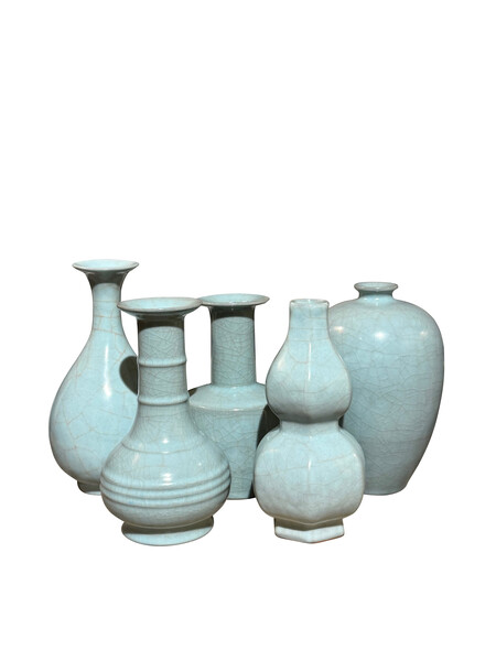 CONTEMPORARY CHINESE COLLECTION TURQUOISE VASES