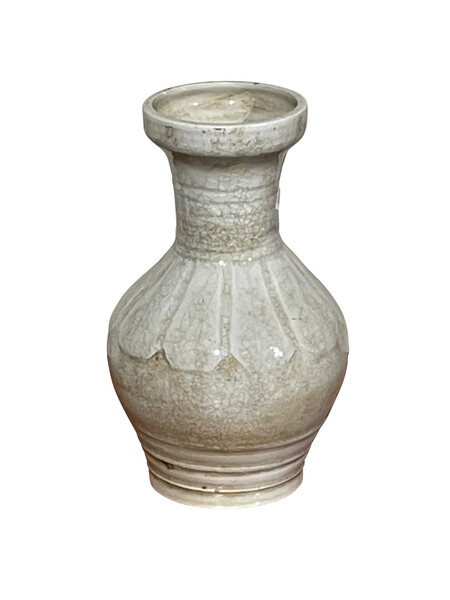 Contemporary Chinese Decorative Patterned White Vase