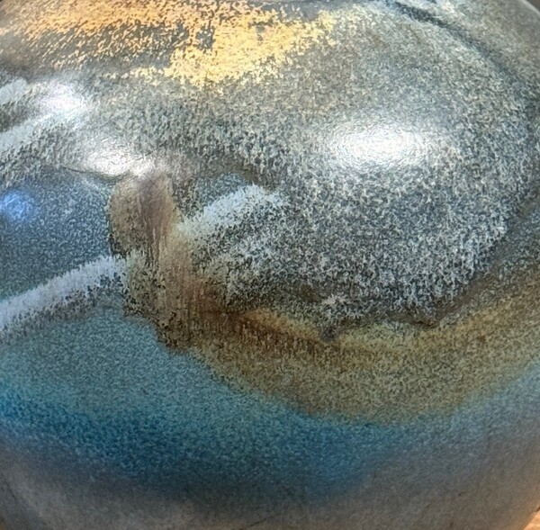 Contemporary Chinese Pair of Lamps with Blue Base and Abstract Metallic Design